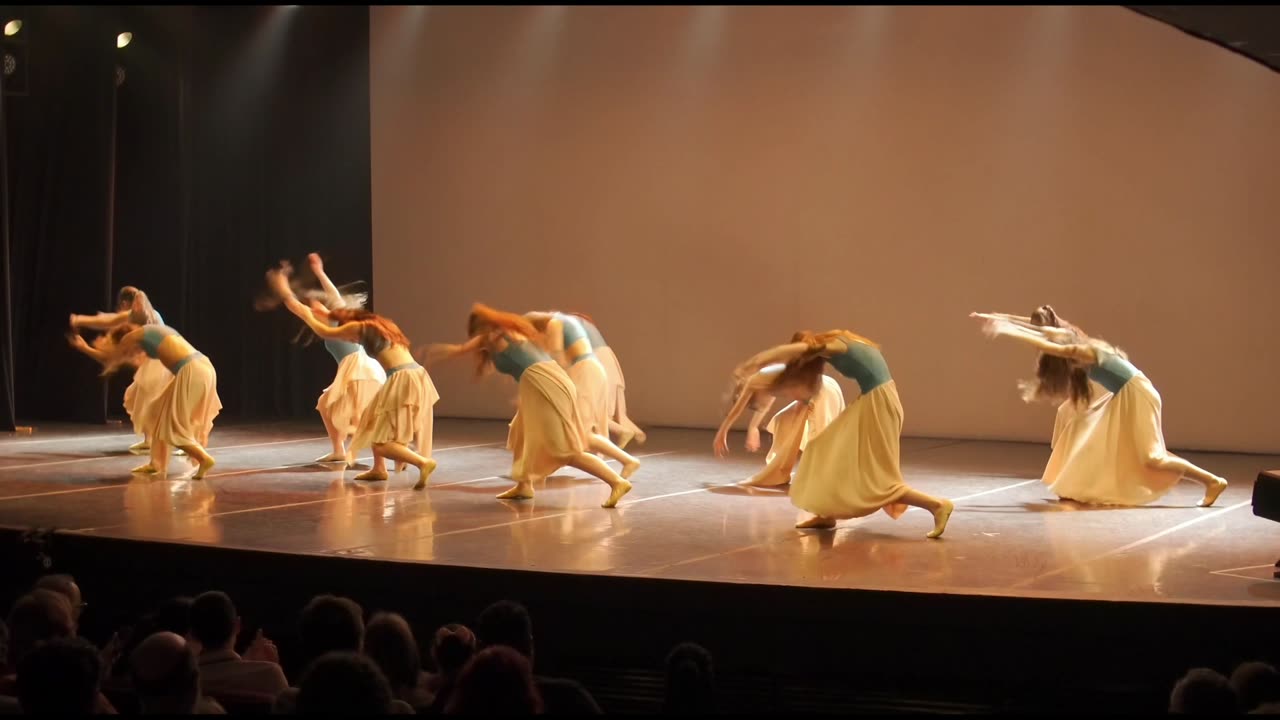 Espetáculo de dança do Studio Juliane Bonato